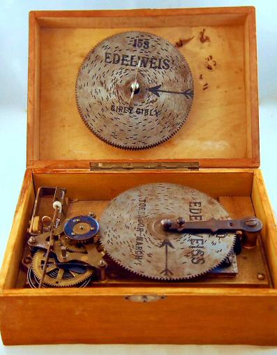 Thorens Plattenspieldose ab 1895 01.jpg